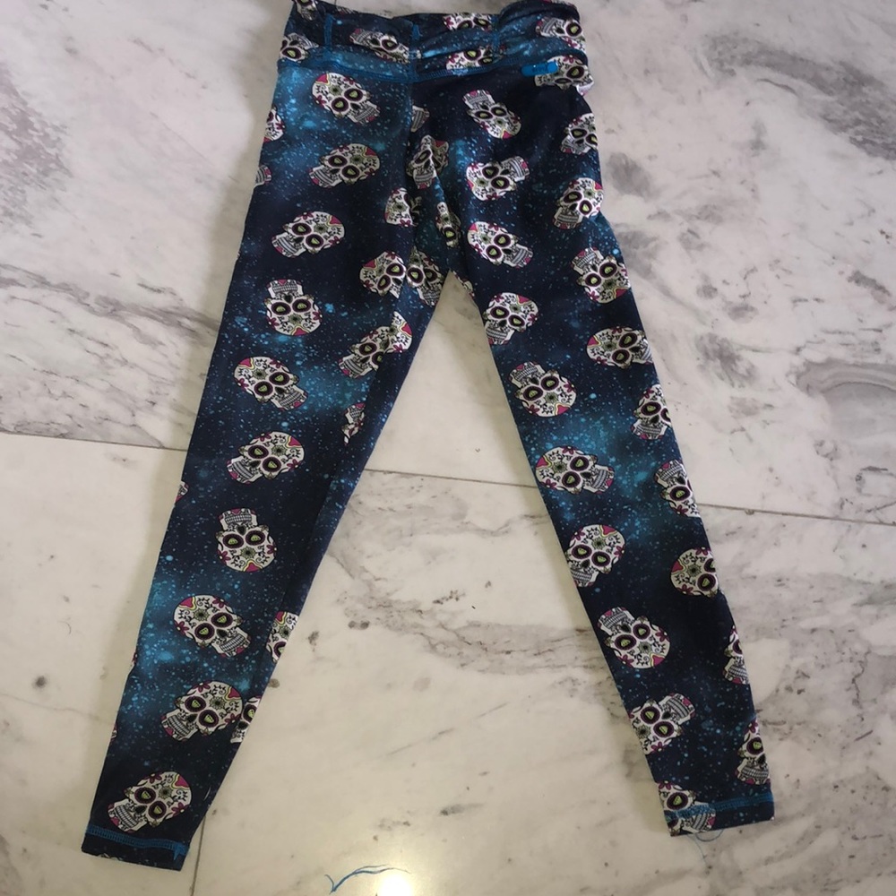 Funky skulls workout leggings